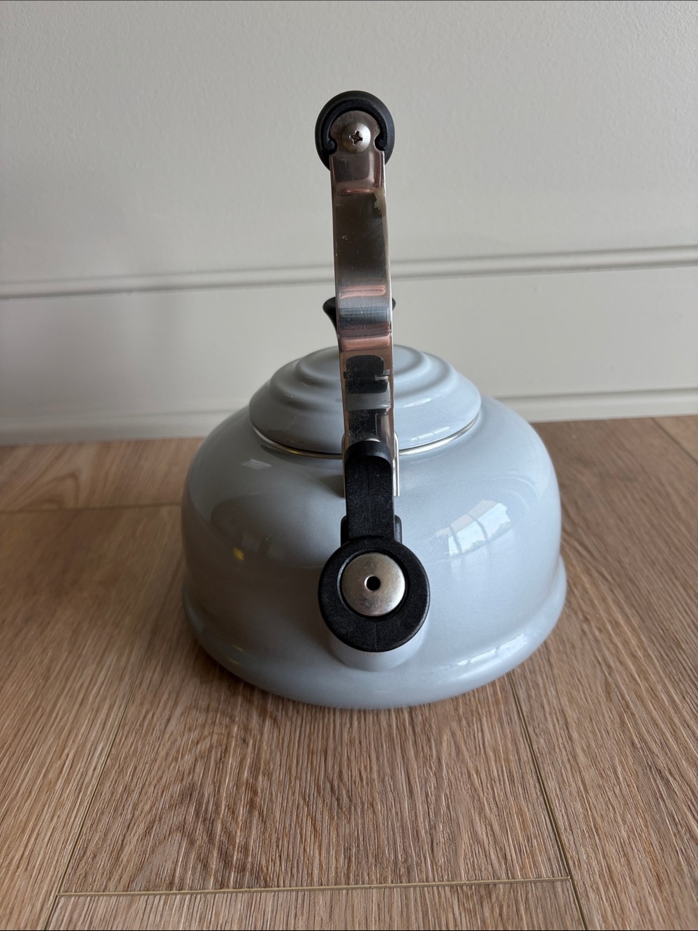 Le Creuset Whistling Tea Kettle - Gray - Picture 3 of 8